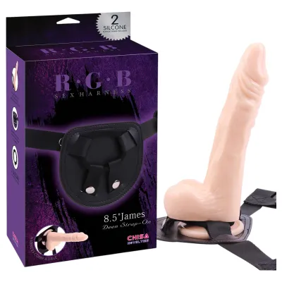 R.G.B James Deen - felcsatolható dildó hámmal (testszínű) - 21,6 cm: 9 441 Ft